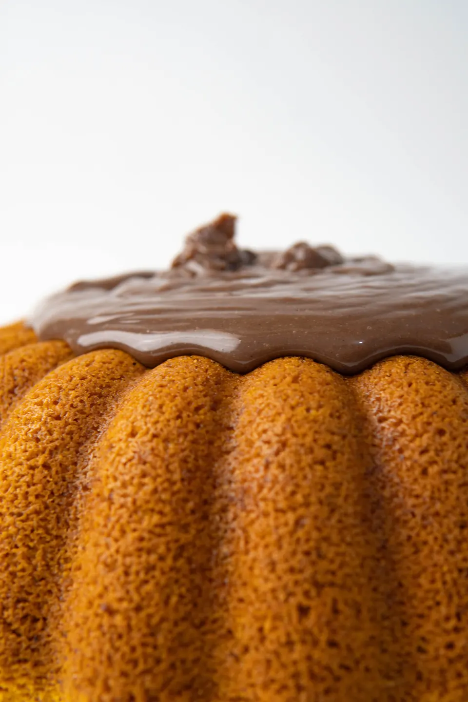 Bolo afetivo com cobertura de brigadeiro