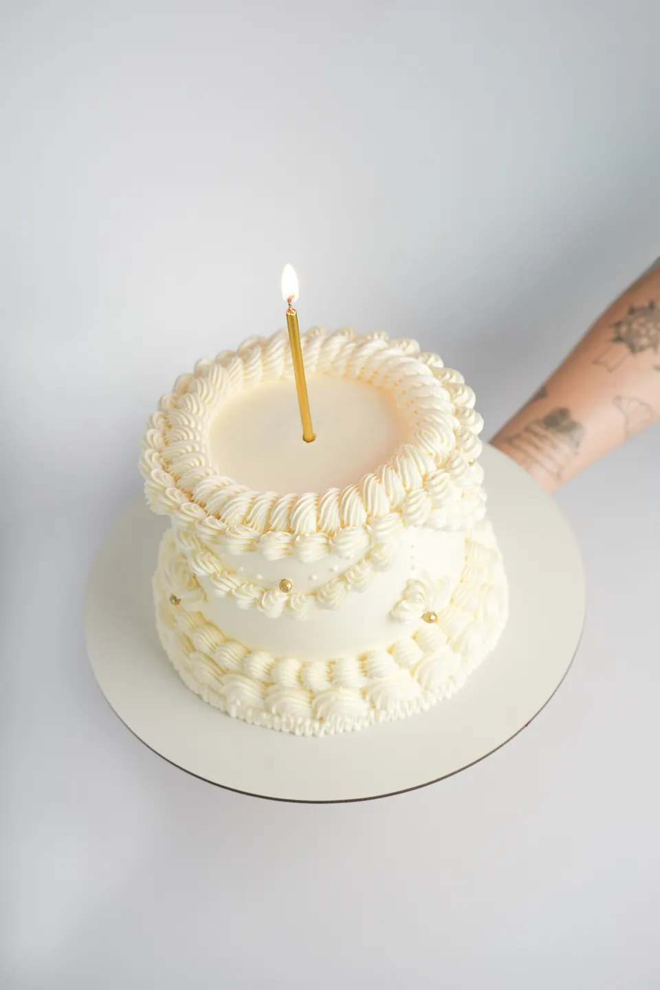 Bolo festivo com velas